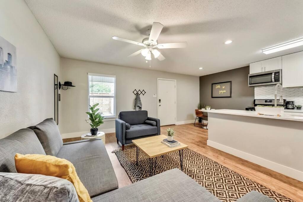 Hello Gorgeous Flat Near Downtown! Lejlighed Dallas Eksteriør billede