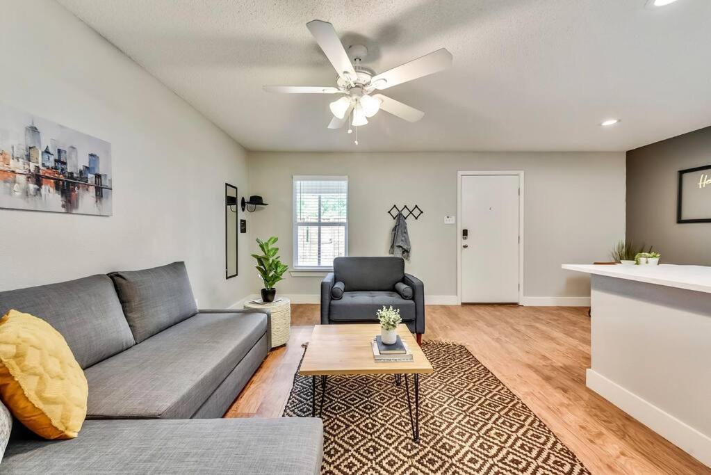 Hello Gorgeous Flat Near Downtown! Lejlighed Dallas Eksteriør billede